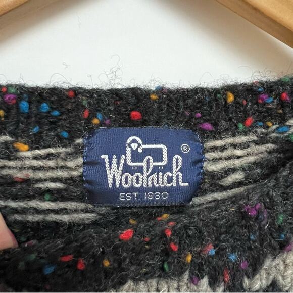 Woolrich Vintage Men's Sweater 100% Wool Speckle Knit Crewneck Black Gray Medium - Picture 3 of 8